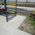 Brak koszy przy nowych przystankach na ulicy Wapiennikowej / Piotr Kwaśniewski / Radio Kielce