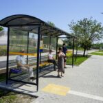 Brak koszy przy nowych przystankach na ulicy Wapiennikowej / Piotr Kwaśniewski / Radio Kielce