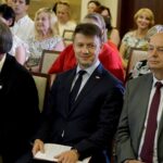 Na zdjęciu: Lloyd Halverson - amerykański dyplomata, Bartłomiej Dorywalski - wicewojewoda świętokrzyski i Marian Buras - burmistrz miasta i gminy Morawica / Piotr Kwaśniewski / Radio Kielce