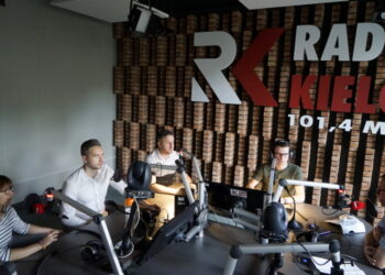 Na zdjęciu (od lewej) kieleccy radni: Katarzyna Zapała, Dariusz Kisiel, Kamil Suchański, Jarosław Skrzydło - rzecznik MZD / Aneta Cielibała-Gil / Radio Kielce