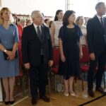 Wojewódzki koniec roku szkolnego. Na zdjęciu (od lewej): Małgorzata Pruś - dyrektor Biura Poselskiego posła PiS Krzysztofa Lipca, Krzysztof Lipiec - poseł PiS, Zbigniew Piątek - wójt gminy Piekoszów i Agata Wojtyszek - wojewoda świętokrzyski / Piotr Kwaśniewski / Radio Kielce