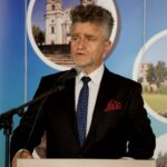 Wojewódzki koniec roku szkolnego. Na zdjęciu: Krzysztof Słoń - senator PiS / Piotr Kwaśniewski / Radio Kielce