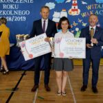 Wojewódzki koniec roku szkolnego. Na zdjęciu: Zbigniew Piątek - wójt gminy Piekoszów i Kazimierz Mądzik - świętokrzyski kurator oświaty / Piotr Kwaśniewski / Radio Kielce