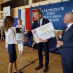 Wojewódzki koniec roku szkolnego. Na zdjęciu: Zbigniew Piątek - wójt gminy Piekoszów i Kazimierz Mądzik - świętokrzyski kurator oświaty / Piotr Kwaśniewski / Radio Kielce