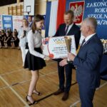 Wojewódzki koniec roku szkolnego. Na zdjęciu: Zbigniew Piątek - wójt gminy Piekoszów i Kazimierz Mądzik - świętokrzyski kurator oświaty / Piotr Kwaśniewski / Radio Kielce