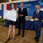 Wojewódzki koniec roku szkolnego. Na zdjęciu: Zbigniew Piątek - wójt gminy Piekoszów i Kazimierz Mądzik - świętokrzyski kurator oświaty / Piotr Kwaśniewski / Radio Kielce