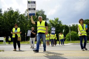 Protest pracowników Inspekcji Weterynaryjnej / Piotr Kwaśniewski / Radio Kielce