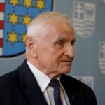 Podpisanie umowy w ramach projektu "e-Pracownie WŚ". Marek Jońca - członek zarządu województwa świętokrzyskiego / Piotr Kwaśniewski / Radio Kielce