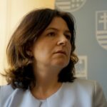 Podpisanie umowy w ramach projektu "e-Pracownie WŚ". Katarzyna Nowacka - świętokrzyski wicekurator oświaty / Piotr Kwaśniewski / Radio Kielce