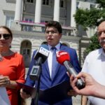 Konferencja radnych klubu Prawa i Sprawiedliwości. Marianna Noworycka-Gniatkowska, Marcin Stępniewski i Marian Kubik / Piotr Kwaśniewski / Radio Kielce