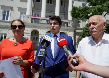 Konferencja radnych klubu Prawa i Sprawiedliwości. Marianna Noworycka-Gniatkowska, Marcin Stępniewski i Marian Kubik / Piotr Kwaśniewski / Radio Kielce