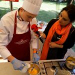 Śniadanie w ogrodzie. Paweł Ptaś - szef kuchni w restauracji Monte Carlo i Magdalena Sitek - Radio Kielce / Piotr Kwaśniewski / Radio Kielce