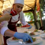 Śniadanie w ogrodzie. Paweł Ptaś - szef kuchni w restauracji Monte Carlo / Piotr Kwaśniewski / Radio Kielce