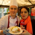 Śniadanie w ogrodzie. Paweł Ptaś - szef kuchni w restauracji Monte Carlo i Magdalena Sitek - Radio Kielce / Piotr Kwaśniewski / Radio Kielce
