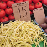 Kielce. Ceny owoców i warzyw na Miejskim Placu Targowym / Mateusz Kaczmarczyk / Radio Kielce