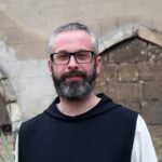 Archiopactow Cystersów w Jędrzejowie. Na zdjęciu: Jakub Zawadzki - proboszcz parafii bł. Wincentego Kadłubka w Jędrzejowie / Archiopactwo Cystersów w Jędrzejowie