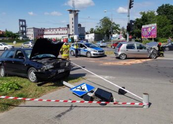 Wypadek na skrzyżowaniu ulicy Radwana z ulicą Polną / Ratownictwo Powiatu Ostrowieckiego