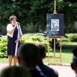 Uroczystość pośmiertnego nadania  stopnia kapitana Stanisławowi Grabdzie, pseudonim „Bem”. Siostrzenica Stanisława Grabdy Grabdy Jolanta Rybczyk / Jarosław Kubalski / Radio Kielce