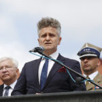 Kielce. Przysięga elewów w Centrum Przygotowań do Misji Zagranicznych. Na zdjęciu: senator Krzysztof Słoń / Jarosław Kubalski / Radio Kielce