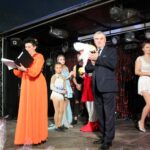 Pacanów. Międzynarodowy Festiwal Kultury Dziecięcej i nazwanie ronda w Słupi w gminie Pacanów imieniem Koziołka Matołka. Karolina Kępczyk - dyrektor ECB i marszałek Andrzej Bętkowski / Marta Gajda / Radio Kielce