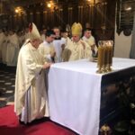 Sandomierz. Święcenia kapłańskie. Na zdjęciu: Edward Frankowski - biskup senior diecezji sandomierskiej i Krzysztof Nitkiewicz - ordynariusz diecezji sandomierskiej / Grażyna Szlęzak - Wójcik / Radio Kielce