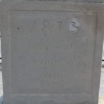 Skalbmierz. Prace konserwatorskie przy Krzyżu z figurami Św. Rozalii i Św. Rocha / Marta Gajda / Radio Kielce