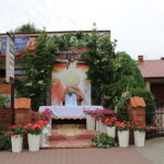 Kazimierza Wielka. Ołtarz obok ronda / Anna Głąb / Radio Kielce