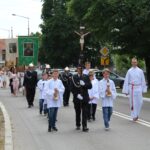 Kazimierza Wielka. Boże Ciało. Procesja. Kościół pw. Podwyższenia Krzyża Świętego / Marta Gajda / Radio Kielce