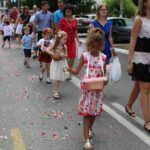 Kazimierza Wielka. Boże Ciało. Procesja. Kościół pw. Podwyższenia Krzyża Świętego / Marta Gajda / Radio Kielce