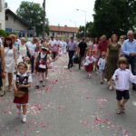 Kazimierza Wielka. Boże Ciało. Procesja. Kościół pw. Podwyższenia Krzyża Świętego / Marta Gajda / Radio Kielce