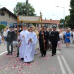 Kazimierza Wielka. Boże Ciało. Procesja. Kościół pw. Podwyższenia Krzyża Świętego / Marta Gajda / Radio Kielce