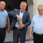 Kapsuła czasu umiejscowiona w dzwonnicy kościoła parafialnego pw. św. Jana Apostoła i Ewangelisty w Pińczowie / Marta Gajda / Radio Kielce