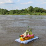 Konkurs na najpiękniejszy wianek rozpoczął obchody Nocy Świętojańskiej w Opatowcu / Marta Gajda / Radio Kielce