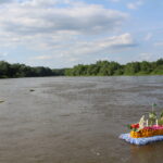 Konkurs na najpiękniejszy wianek rozpoczął obchody Nocy Świętojańskiej w Opatowcu / Marta Gajda / Radio Kielce