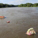 Konkurs na najpiękniejszy wianek rozpoczął obchody Nocy Świętojańskiej w Opatowcu / Marta Gajda / Radio Kielce