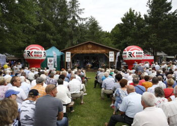 17.06.2018 Tokarnia. Park etnograficzny.  Gala finałowa konkursu  „Jawor u źródeł kultury” / Jarosław Kubalski / Radio Kielce
