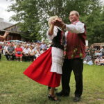 17.06.2018 Tokarnia. Park etnograficzny.  Gala finałowa konkursu  „Jawor u źródeł kultury” / Jarosław Kubalski / Radio Kielce