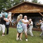 17.06.2018 Tokarnia. Park etnograficzny.  Gala finałowa konkursu  „Jawor u źródeł kultury” / Jarosław Kubalski / Radio Kielce