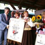 17.06.2018 Tokarnia. Park etnograficzny.  Gala finałowa konkursu  „Jawor u źródeł kultury” / Jarosław Kubalski / Radio Kielce