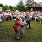 17.06.2018 Tokarnia. Park etnograficzny.  Gala finałowa konkursu  „Jawor u źródeł kultury” / Jarosław Kubalski / Radio Kielce