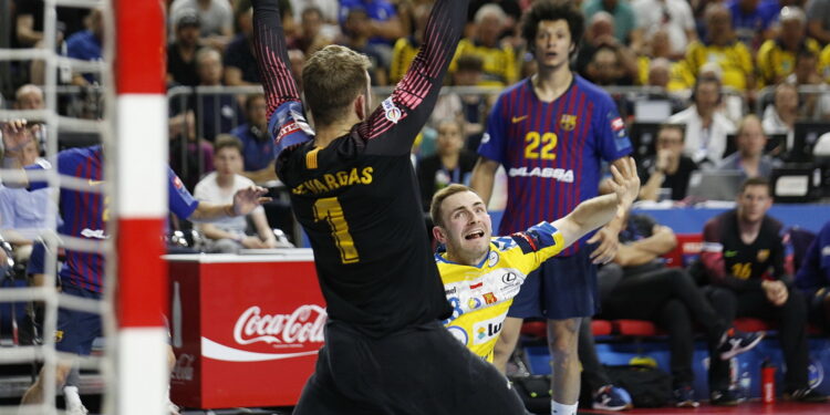 Kolonia. Final Four. Mecz Barcelona - PGE Vive / Jarosław Kubalski / Radio Kielce