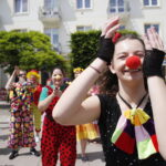 08.06.2019 Kielce. 10 lecia istnienia kieleckiego oddziału Fundacji Dr Clown. Parada wolontariuszy / Jarosław Kubalski / Radio Kielce