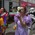 08.06.2019 Kielce. 10 lecia istnienia kieleckiego oddziału Fundacji Dr Clown. Parada wolontariuszy / Jarosław Kubalski / Radio Kielce