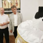 28.06.2019 Busko - Zdrój. Galeria "Zielona" i Fundacja im. Edwarda Kusztala - wystawa projektów kostiumów Małgorzaty Słoniowskiej do oper / Radio Kielce