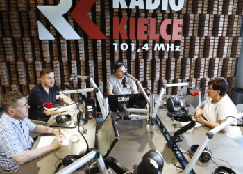 13.06.2019 Radio Kielce. Punkty Widzenia. Od lewej wiceprzewodniczący Rady Miasta Kielce Jarosław Karyś, przewodniczący Rady Miasta Kielce Kamil Suchański, prowadzący audycje Robert Szumielewicz i zastępca prezydenta miasta Danuta Papaj / Jarosław Kubalski / Radio Kielce