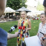 13.06.2019 Kielce. Barbara Nowacka, liderka Inicjatywy Polskiej podczas konferencji prasowej. Z prawej radna PO Agata Wojda / Jarosław Kubalski / Radio Kielce