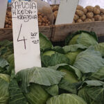 Kielce. Ceny owoców i warzyw na Miejskim Placu Targowym / Mateusz Kaczmarczyk / Radio Kielce