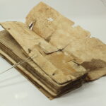 Księga metrykalna - stan przed konserwacją / Archiwum Diecezjalne