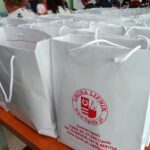 Lipnik. Podpisanie umów dotyczących dofinansowania modernizacji infrastruktury sportowej / Emilia Sitarska / Radio Kielce