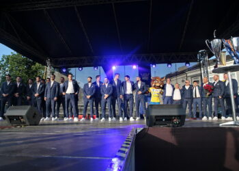 Uroczysta feta na Rynku piłkarzy ręcznych PGE Vive / Marzena Mąkosa / Radio Kielce